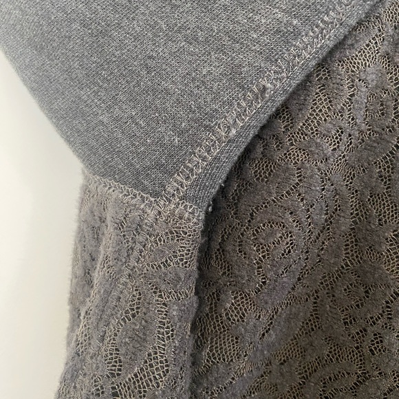 EUC Abercrombie & Fitch Grey S bomber sweater, lace detail, full zip, pockets - Picture 5 of 8